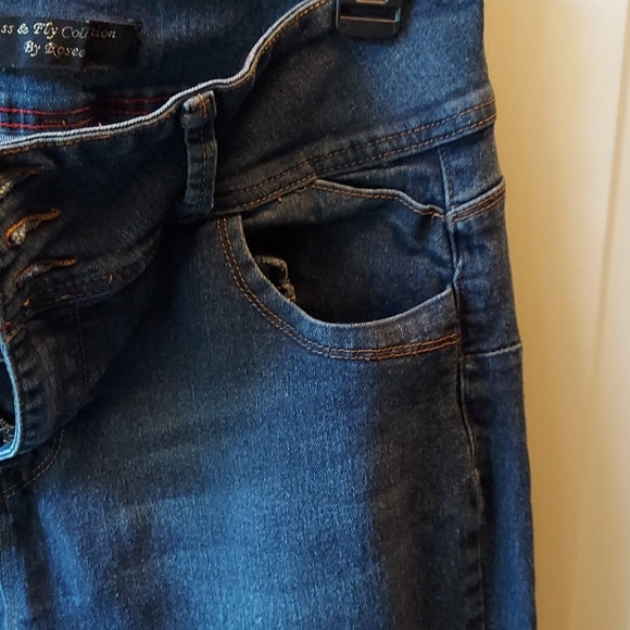 Junior's Kiss & Fly Collection by Rosee jeans - Picture 3 of 9